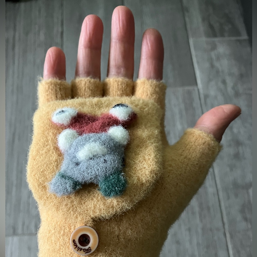 Boy’s Convertible Glove and Mitten Set Size 4-7 - Picture 5 of 7